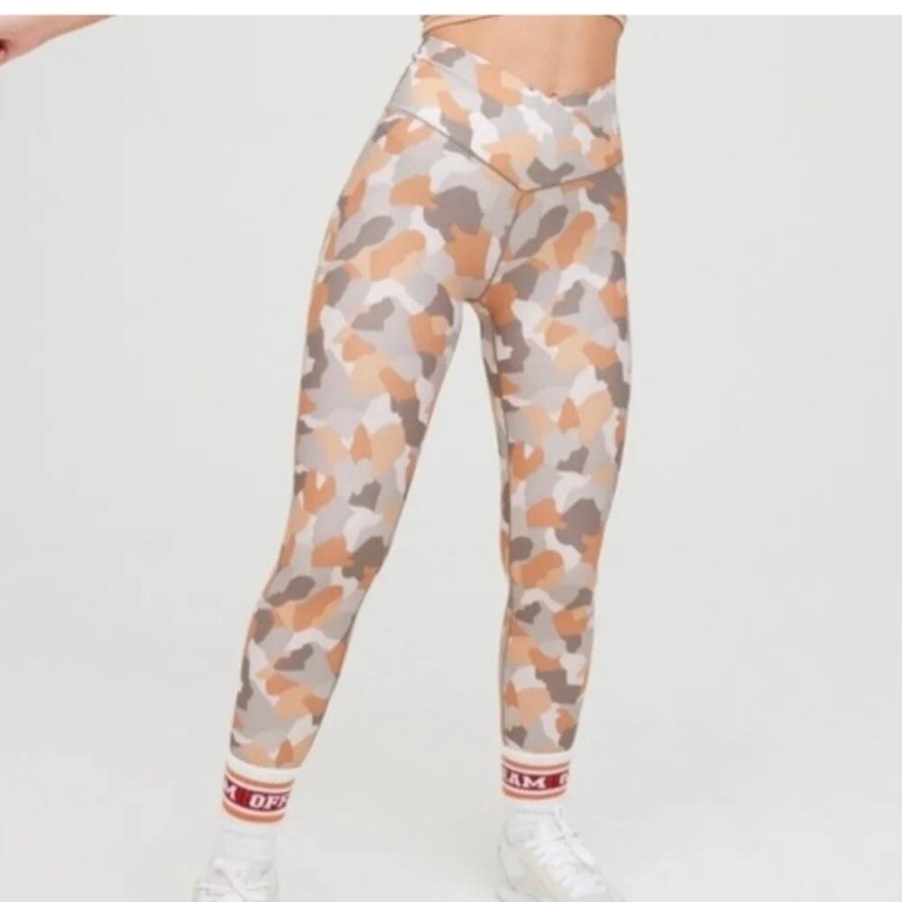 Aerie Womenโs 7/8 High Rise Camo Sands Crossover Leggings Size L